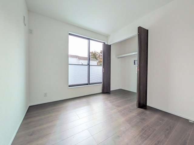 八王子市　めじろ台　新築一戸建ての子供部屋|～2階バルコニーに面している5.2帖の洋室です～