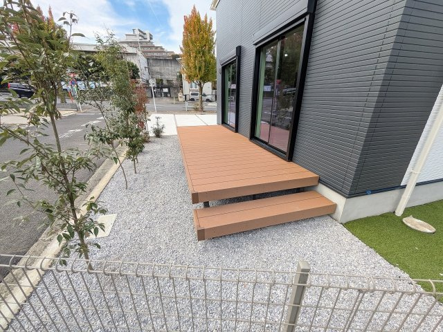 八王子市　めじろ台　新築一戸建ての庭|～ガーデニングなど楽しめる庭付き　ウッドデッキもあります～