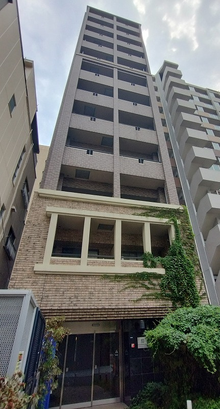 ジュネーゼ大阪城南の外観
