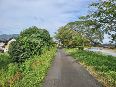  | 藤枝市平島　資材置き場 | 公簿381.00㎡（115.25坪）、瀬戸川の土手沿いのお土地です。