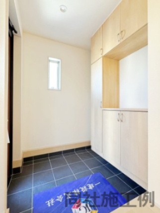 新築戸建・新築建売　須賀川市森宿字安積田【長期優良住宅】西袋一小・西袋中の玄関|同社施工例