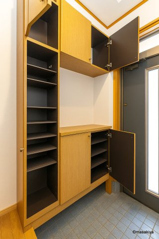 箱清水2丁目売家の玄関