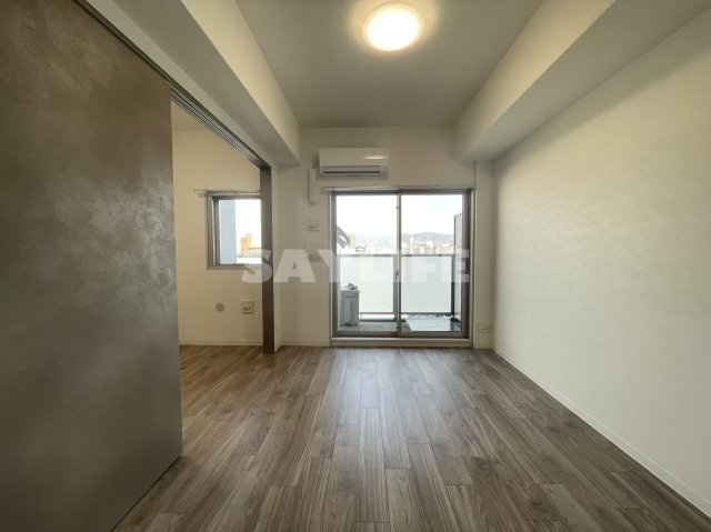 プレサンス長田レジェールの居間・リビング