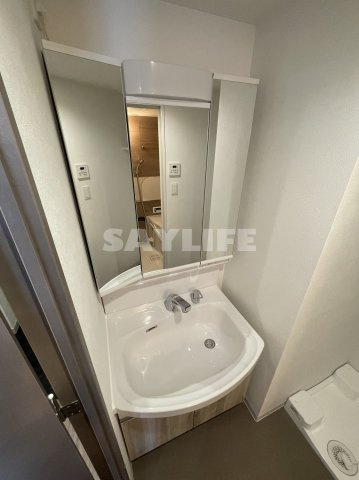 プレサンス長田レジェールの独立洗面台