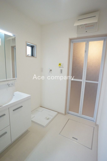 【ランドリースペース】 | 八尾市若草町 | 洗面室に床下収納付きです♪