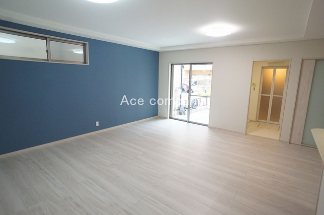 【居間・リビング】 | 八尾市若草町 | 【LDK：広々約21.3帖！】