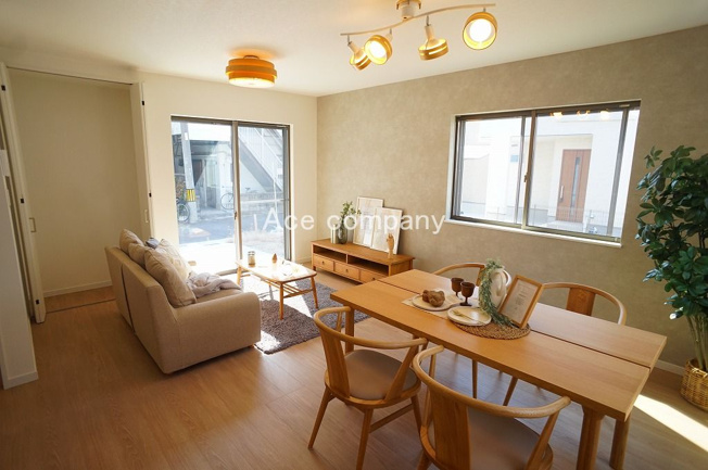 【居間・リビング】 | 八尾市明美町2丁目 | 【LDK：17帖】