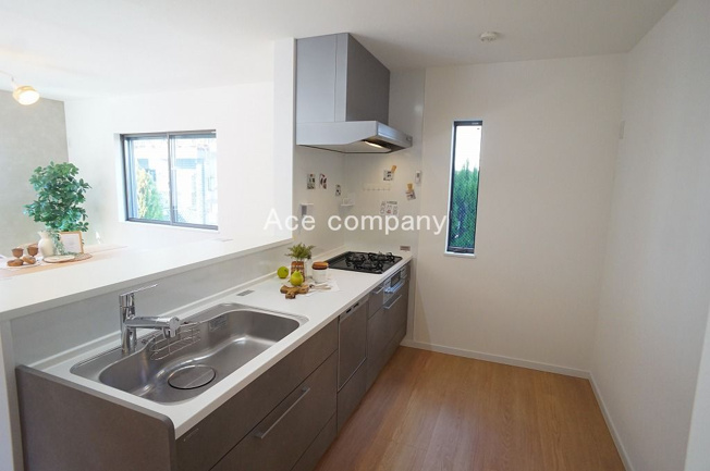 【キッチン】 | 八尾市明美町2丁目 | 食洗機付きのシステムキッチンです☆3口ガスコンロ☆