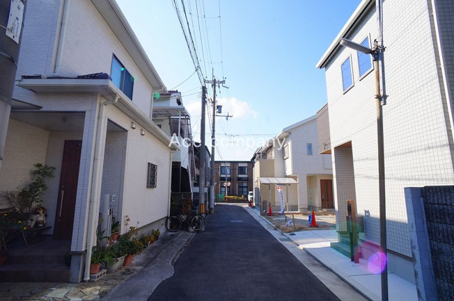 【前面道路含む現地写真】 | 八尾市明美町2丁目 | 【前面道路：幅員4ｍ】