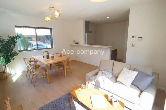 【居間・リビング】 | 八尾市明美町2丁目 | 【LDK：17帖】