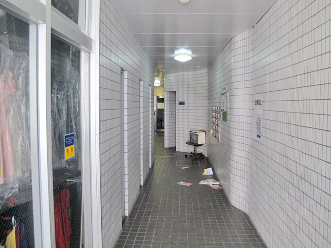 メイブン栄ビル　のエントランス