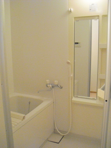 メゾン・ド・葉山の洗面所|忙しい朝に嬉しい独立洗面台