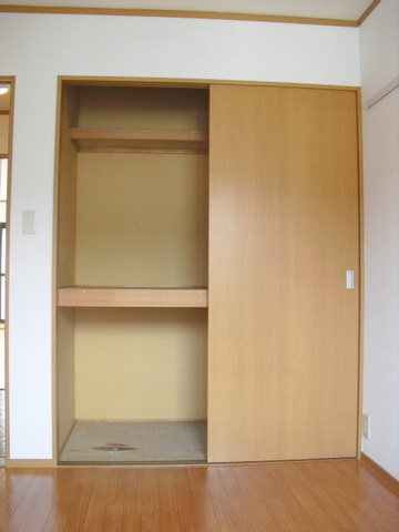 メゾン・ド・葉山の洗面所