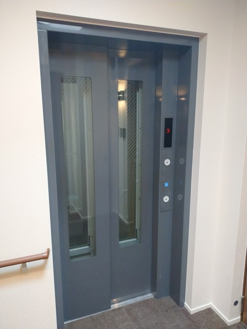 （シニア限定）メゾン　インフィニティ川崎大師のロビー|エレベーター