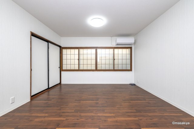 中村ビルの居間・リビング