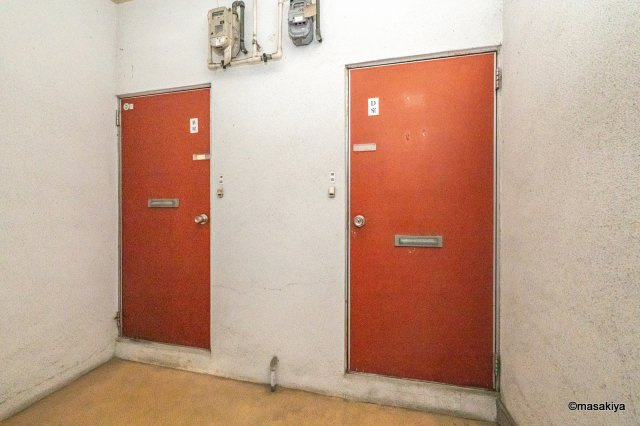 中村ビルのエントランス