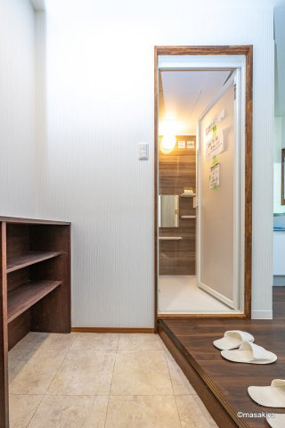 中村ビルの玄関