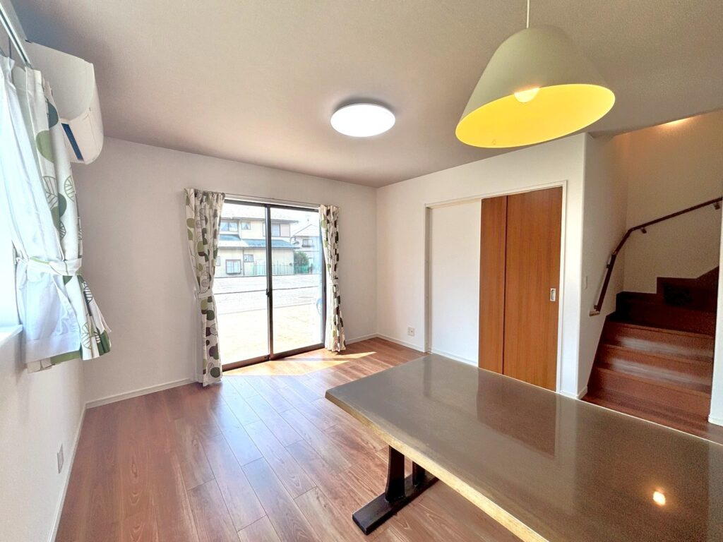 【居間・リビング】の画像