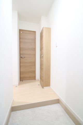 destino東町Ⅱの玄関|シューズボックス付きの玄関です☆