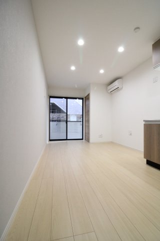 destino東町Ⅱの居間・リビング|明るい室内です☆