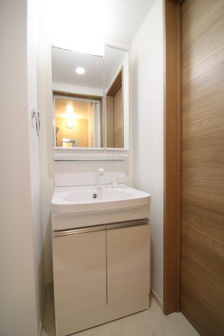 destino東町Ⅱの洗面所|明るい洗面所です★