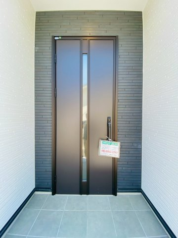 よかタウン／東区花立６丁目４期／３号棟の玄関