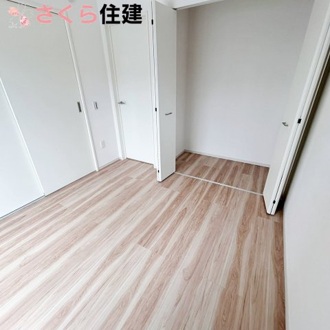 宇都宮市西原町2期　3号棟の洋室|リビングとなりの洋室はゲストが来た時の客間としても活用できそうです