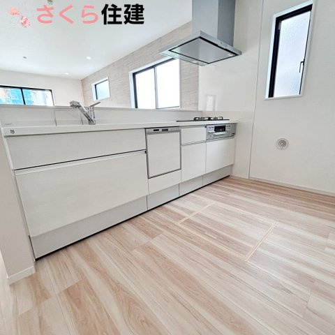 宇都宮市西原町2期　3号棟のキッチン|収納もしっかりあり、食洗器付きです