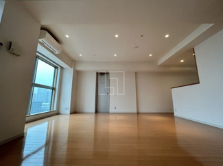 【居間・リビング】 | クロスレジデンス大阪新町 | クロスレジデンス大阪新町　リビング・ダイニングスペース