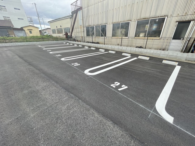 メゾン　ド　ソルテA棟の駐車場