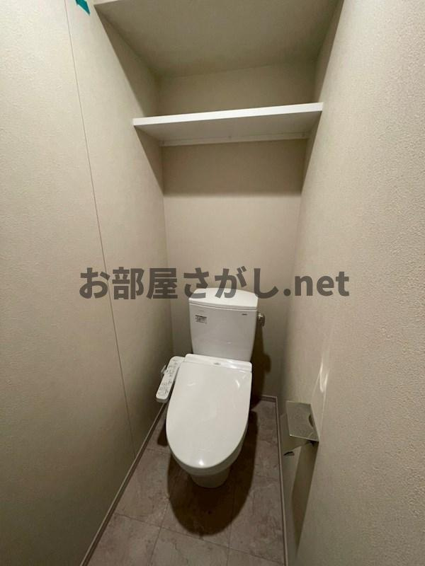 レヴァンテ浅草観音 壱【木目調でモダンな内装の1LDK／10月下旬入居可】のトイレ