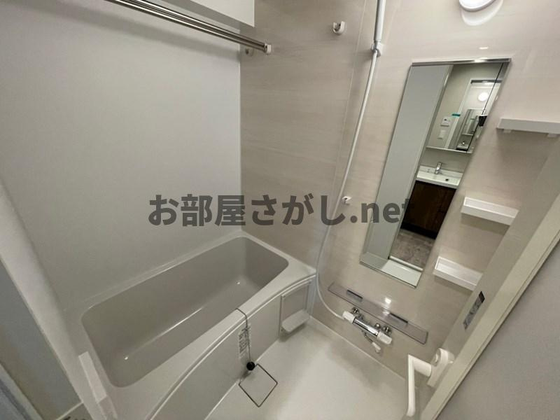レヴァンテ浅草観音 壱【木目調でモダンな内装の1LDK／10月下旬入居可】の浴室