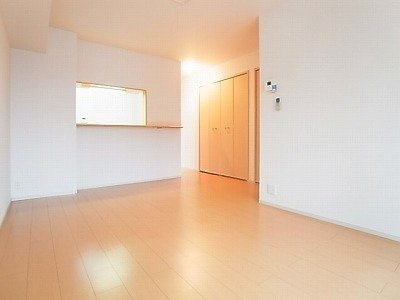 アンジュエールＢの居間・リビング