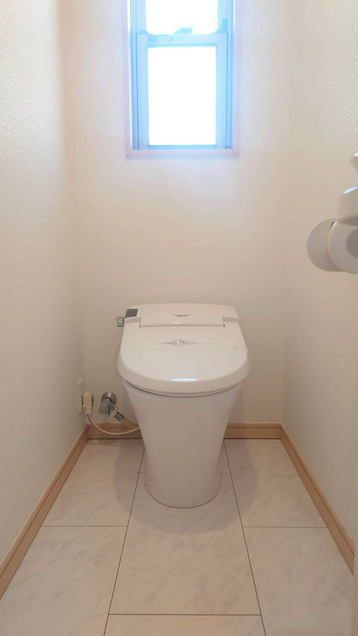 ◆２沿線利用可能◆リビング広々１９帖以上の４ＬＤＫ◆角地◆宇治市広野町尖山のトイレ|トイレ
