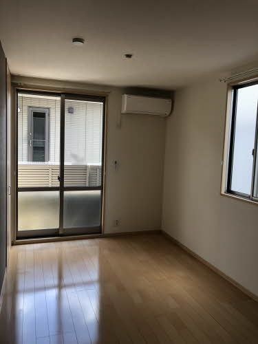 シャーメゾン長津の洋室