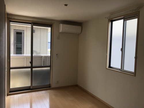 シャーメゾン長津の洋室