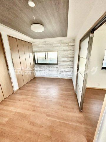 西弓削2丁目一戸建の洋室