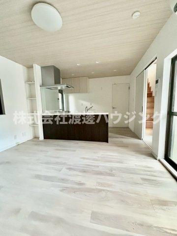 西弓削2丁目一戸建の居間・リビング