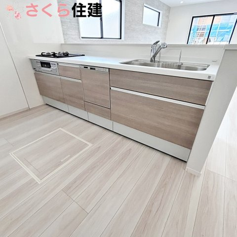 宇都宮市西原町2期　4号棟のキッチン|収納もしっかりあり、食洗器付きです