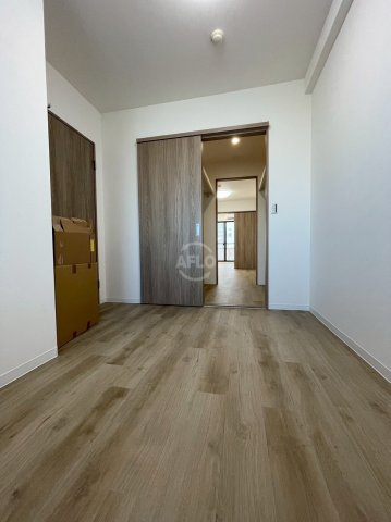 フロンティアタワー難波EASTの洋室|グランソレイユ日本橋　寝室