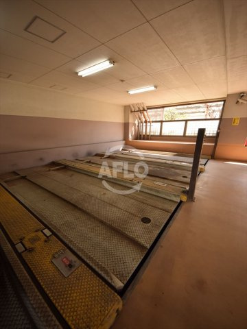 フロンティアタワー難波EASTの駐車場|グランソレイユ日本橋　駐車場