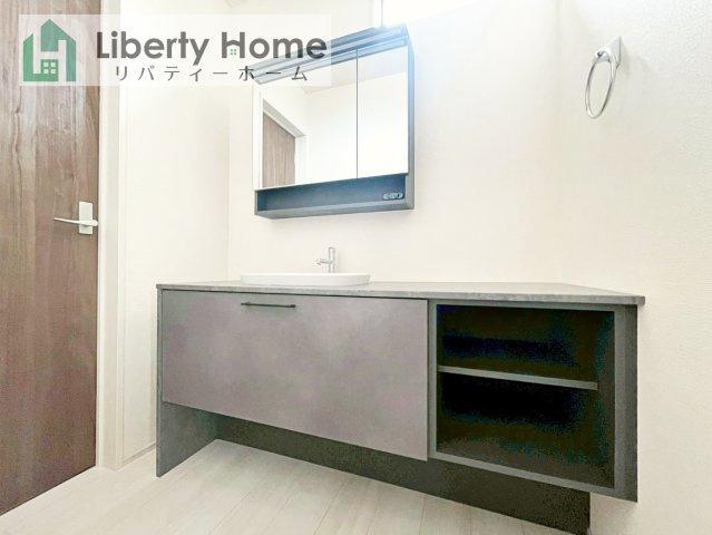 小美玉市上玉里第2　新築戸建　2号棟の独立洗面台