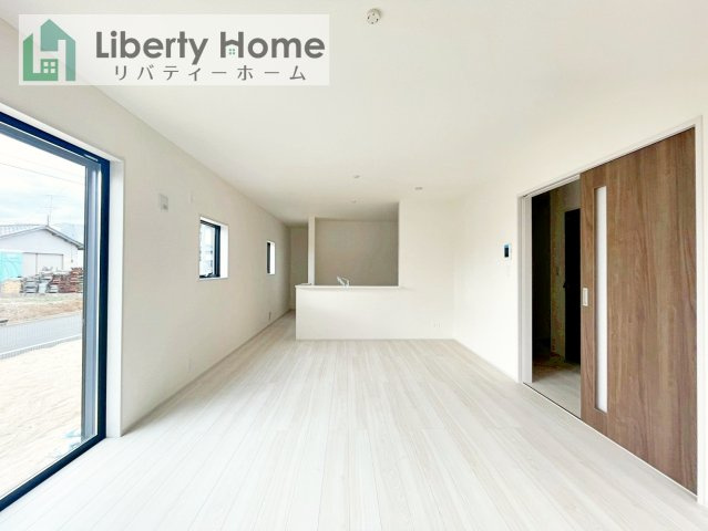 小美玉市上玉里第2　新築戸建　2号棟の居間・リビング