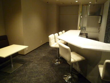 栄ソシアルビル のロビー