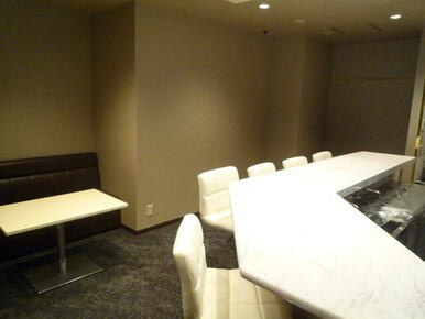 栄ソシアルビル のロビー