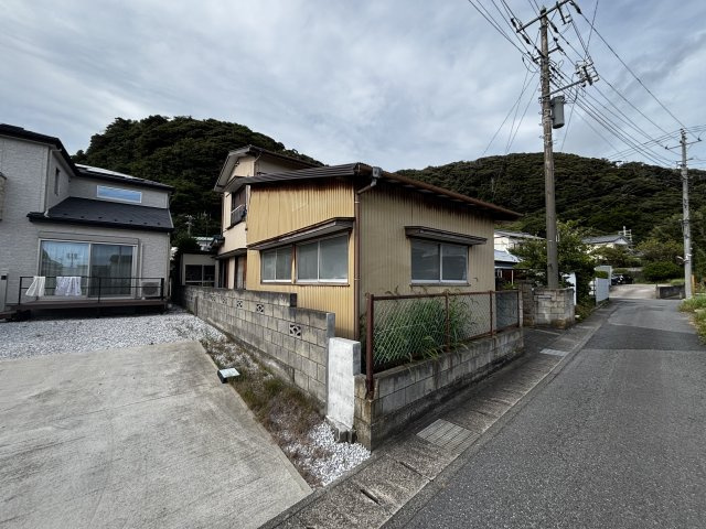館山市那古　土地の前面道路含む現地写真