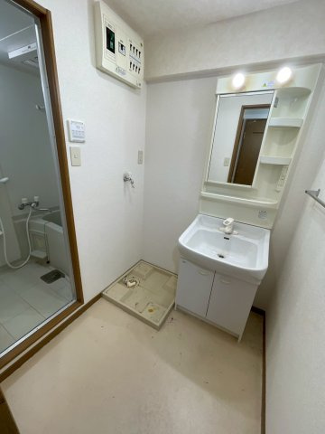 ユウメイトビルの内装