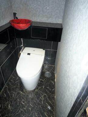 栄デザインビルのトイレ