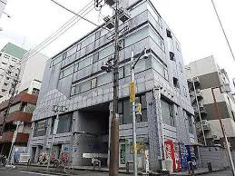 栄デザインビルの外観