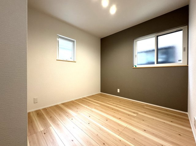 中央区下所島1丁目　新築戸建　2号棟の洋室